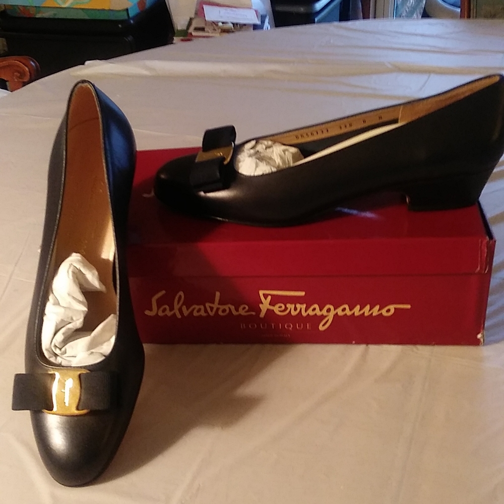 Woman's Lillaz Blue 8B Calf 1 inch Pump